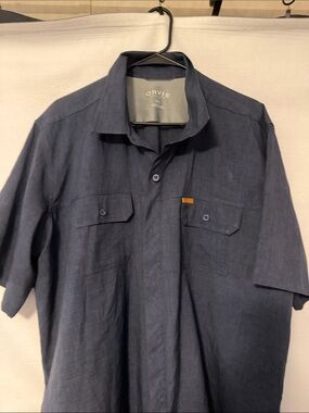 Orvis Men's Short-Sleeve Button-Down Shirt in Blue